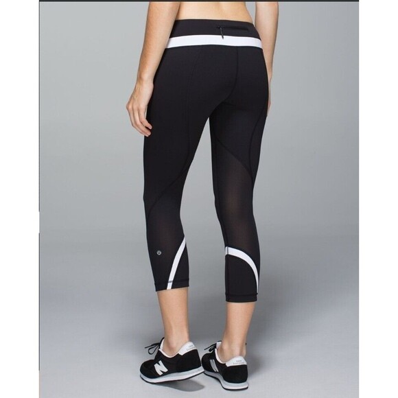Lululemon Run: Inspire Crop II Black/white Size 4 W6830S. MSRP $89.00 - Picture 2 of 12